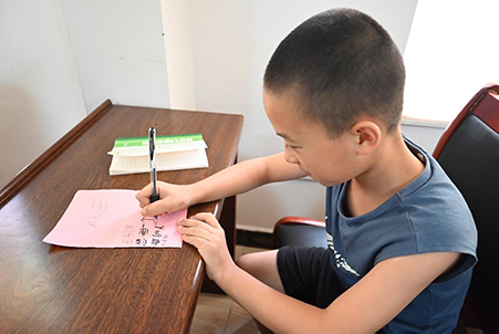 巧手折紙系夢想，放飛理想寄未來——湖南科技大學(xué)土木工程學(xué)院暑期三下鄉(xiāng)社會實踐