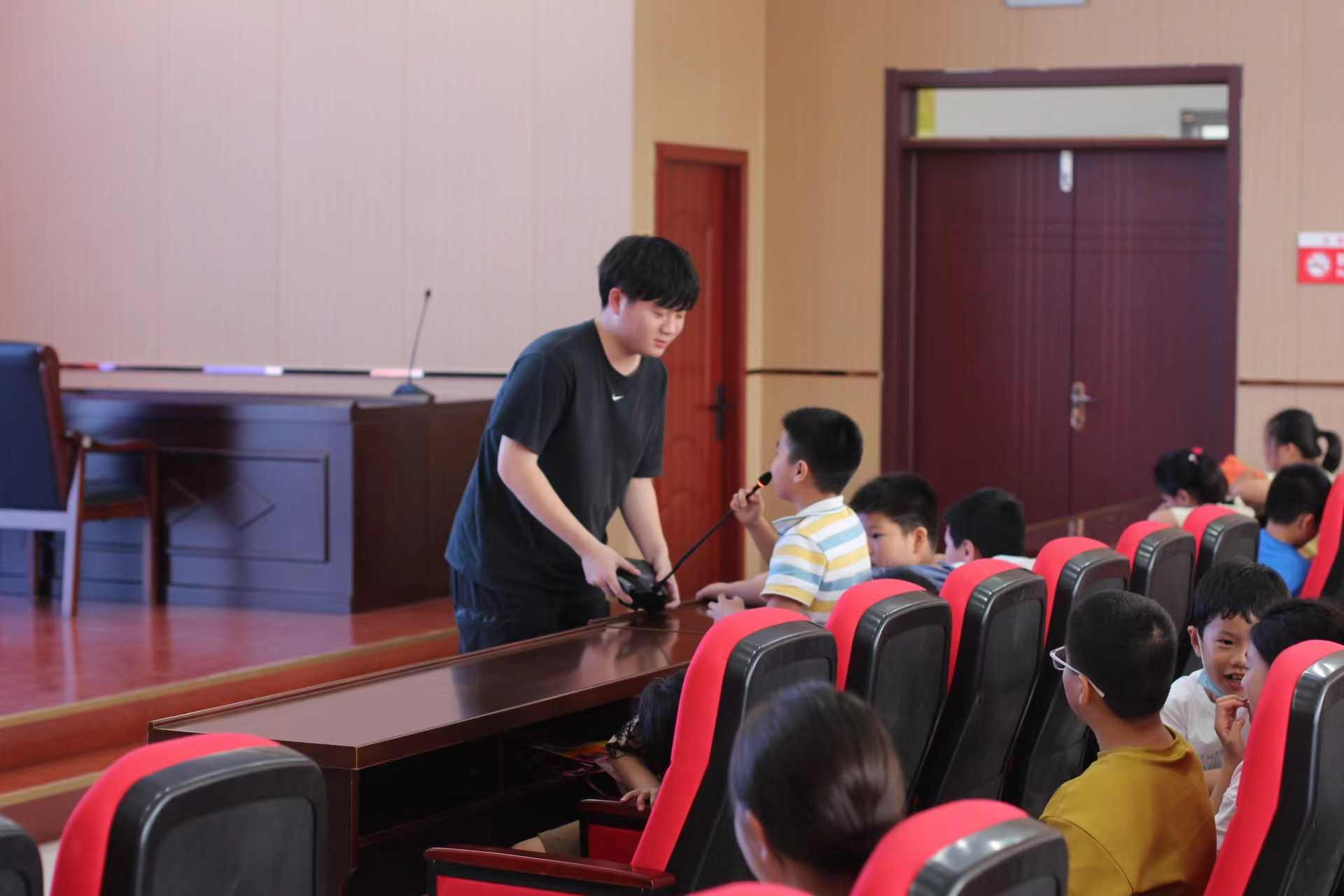南財學(xué)子三下鄉(xiāng)：絢染金融之花，溯源歷史長河