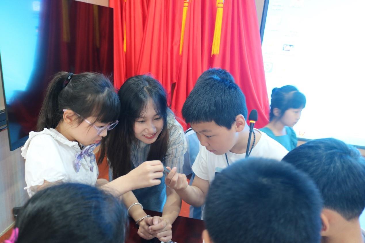 南財學(xué)子三下鄉(xiāng)：典潤心靈 金融啟蒙