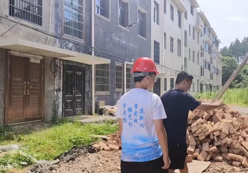 齊心協(xié)力助危改，凝心聚力保安居