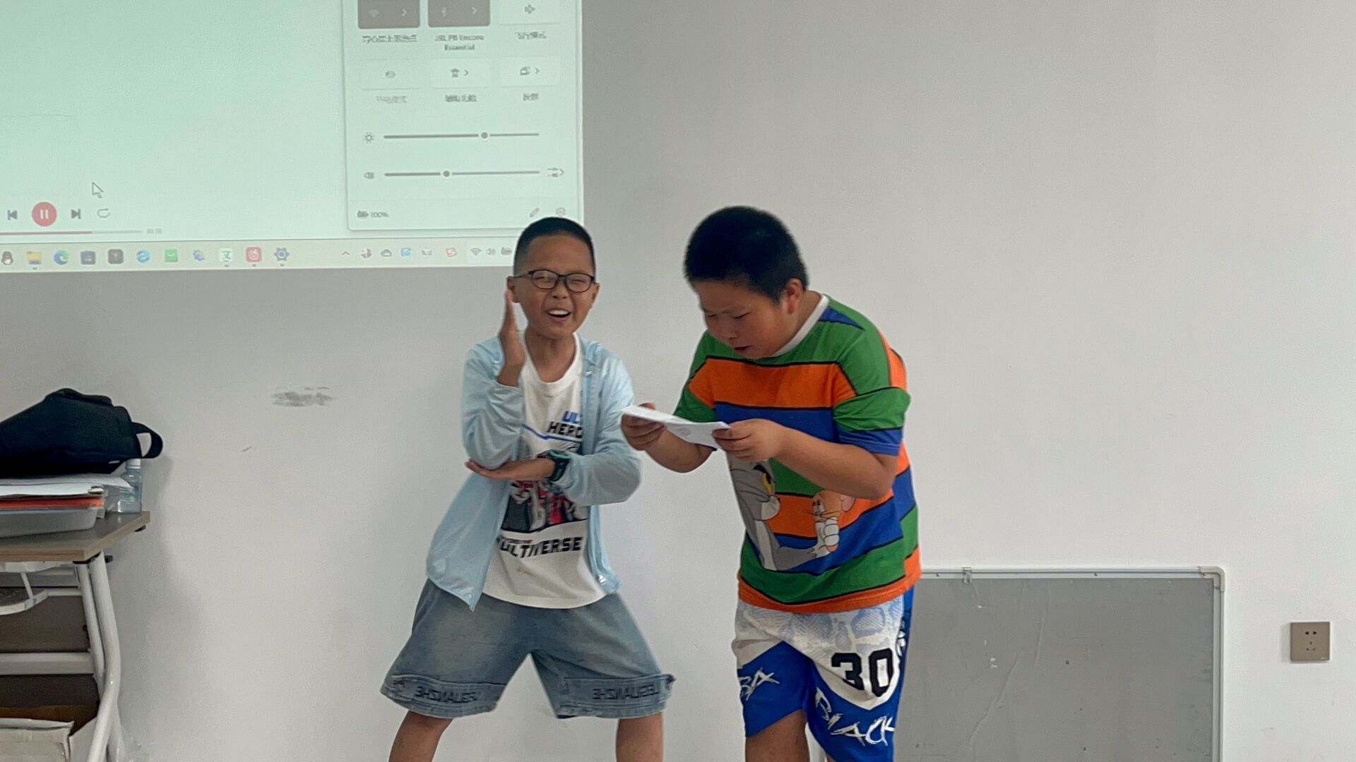 􆢲M@