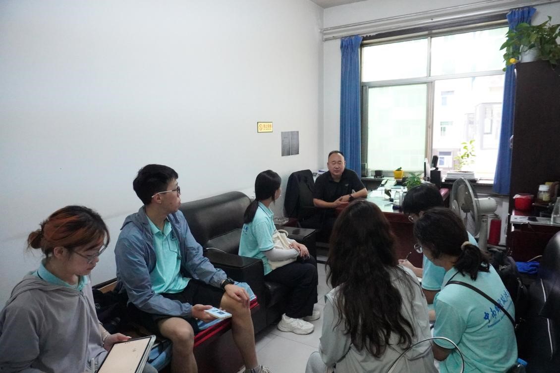 采訪延安市果業(yè)局主任